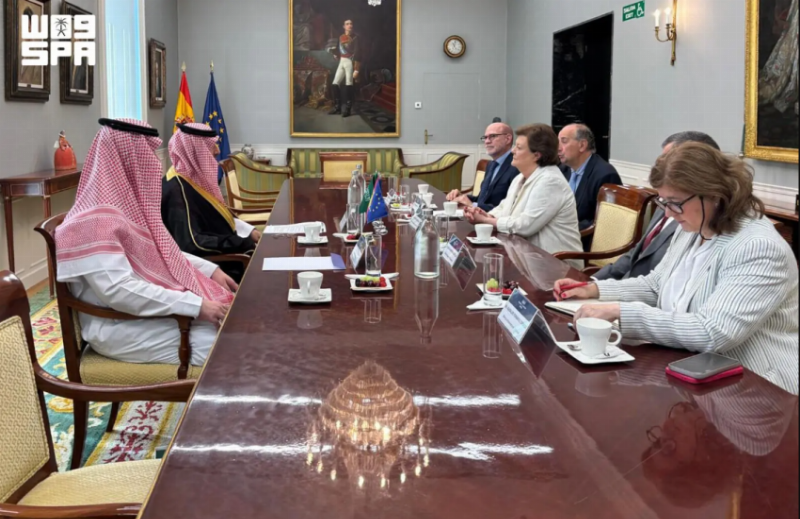 العنقري ورئيسة محكمة الحسابات في إسبانيا يبحثان تعزيز التعاون في مجالات المراجعة المالية ومراجعة الأداء