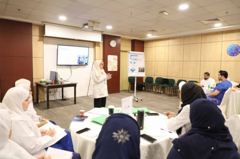 مجمع الملك عبدالله الطبي بجدة يؤهل 20 ممرضًا وممرضة