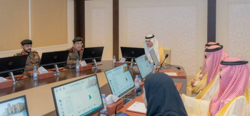 محافظ الأحساء يطّلع على الخطة التنفيذية لتعزيز السلامة المرورية