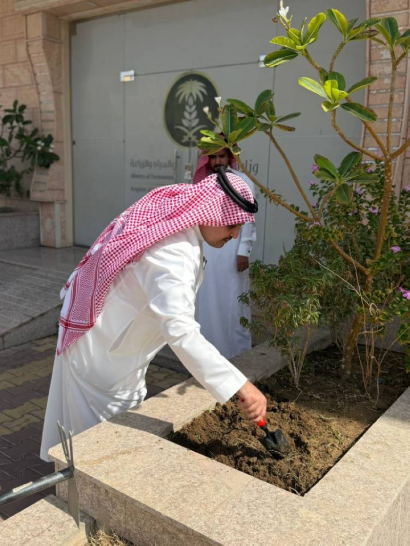 مبادرة لتهيئة احواض مكتب بيئة العاصمة المقدسة