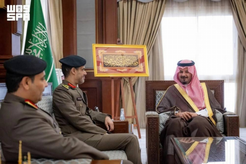 أمير المدينة المنورة يستقبل اللواء يوسف الثمالي بمناسبة انتهاء مهام عمله