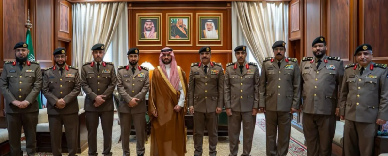 نائب أمير حائل يستقبل مدير شرطة المنطقة وعددًا من القيادات الأمنية المترقين