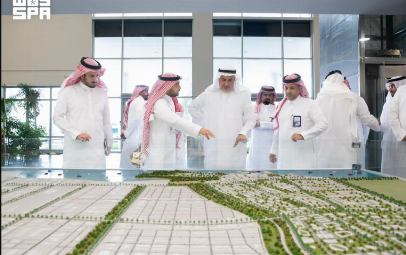 مساعد وزير الاستثمار يطّلع على الفرص الاستثمارية بمدينة جازان للصناعات الأساسية والتحويلية