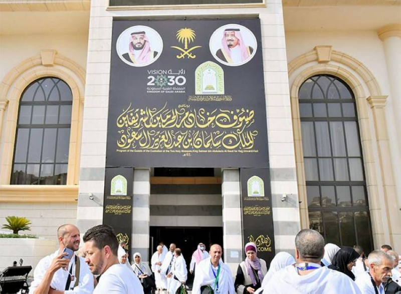 برنامج خادم الحرمين الشريفين للحج والعمرة والزيارة يواصل تقديم خدماته التوعوية والإرشادية لضيوف البرنامج