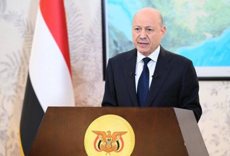 العليمي : لن نسمح لأي طائرة بانتهاك الأجواء اليمنية وإعطاء الأولوية لحماية المدنيين وعدم زج اليمن في حروب