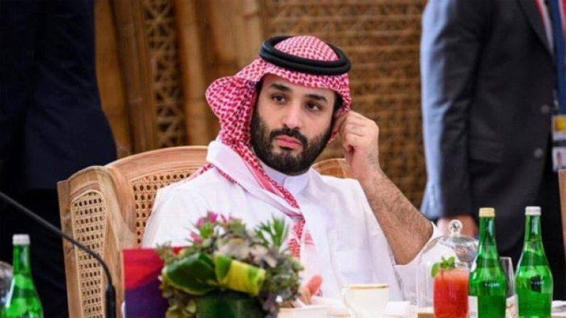 ولي العهد يعزي أمير قطر في وفاة الشيخ حمد بن خليفة