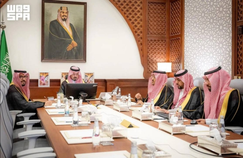 أمير المدينة المنورة يرأس اجتماع مسؤولي القطاع الصحي بالمنطقة