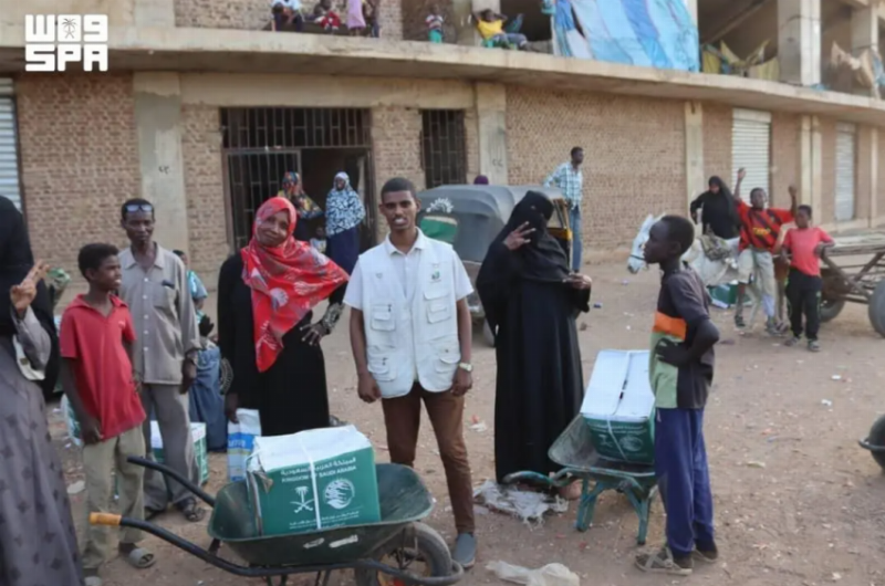 مركز الملك سلمان يوزع 2,000 سلة غذائية في ولاية النيل الأبيض بالسودان