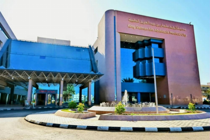 نجاح ولادة قيصرية باستخدام تقنية (EXIT) لجنين مصاب بورم مسخي في الرقبة بمدينة الملك سلمان الطبية