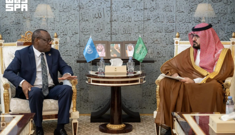 وزير الاقتصاد يجتمع مع “غاتيتي” ويبحثان تعزيز الشراكات الفاعلة في مجالات التنمية الإقليمية
