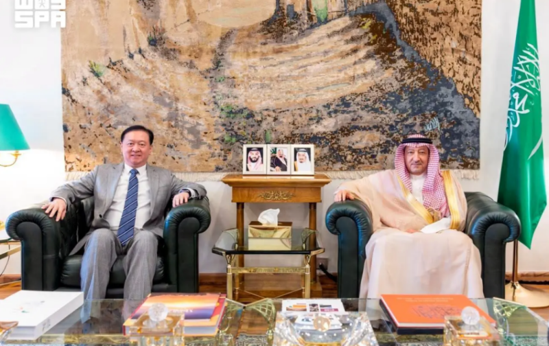 نائب وزير الخارجية وسفير الصين يناقشان التطورات الإقليمية والدولية