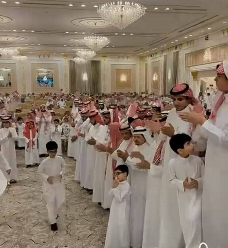 العتيبي يحتفي بزواج نجليه في شرائع مكة