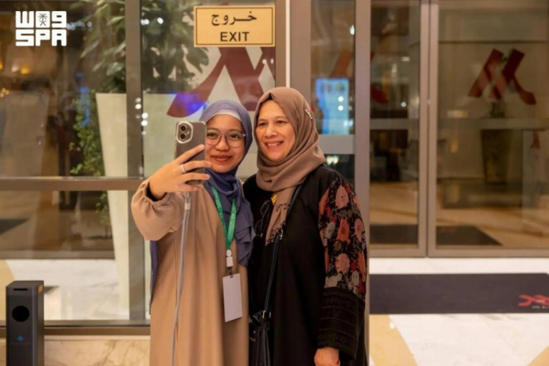 بدء مغادرة الدفعة الأولى من ضيوف برنامج خادم الحرمين الشريفين للعمرة والزيارة