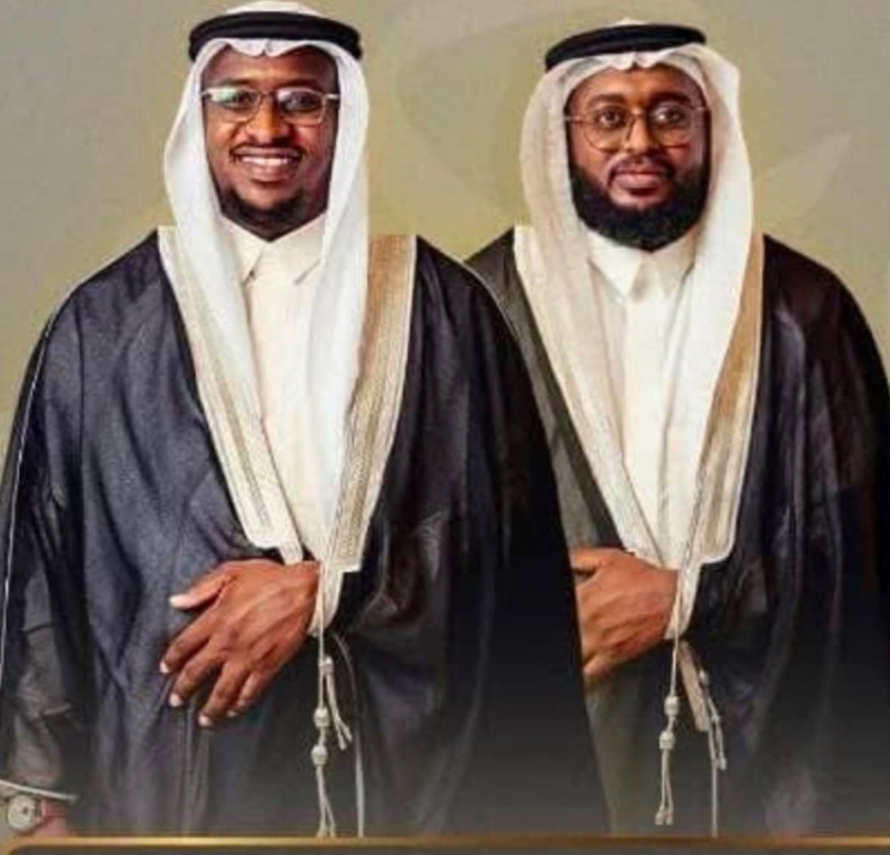يوسف آدم يحتفي بزفاف ابنيه موسى وعلاء