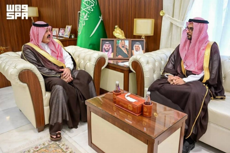 أمير حائل يطلع على سير العمل في مشاريع أمانة المنطقة