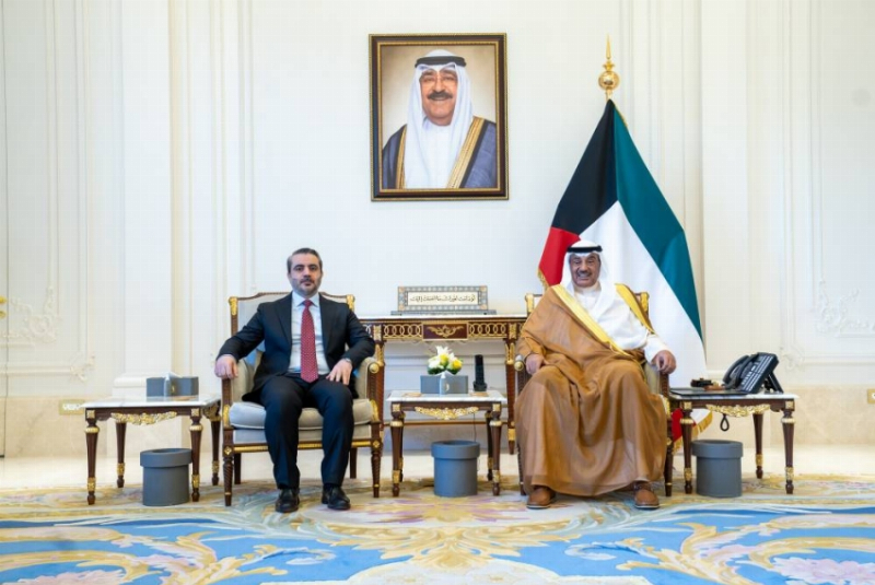 ولي عهد الكويت ووزير خارجية سوريا يبحثان سبل تعزيز التعاون