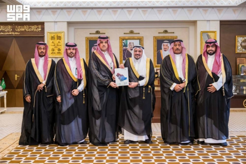 أمير منطقة القصيم يتسلّم التقرير السنوي للمركز الوطني للرقابة على الالتزام البيئي