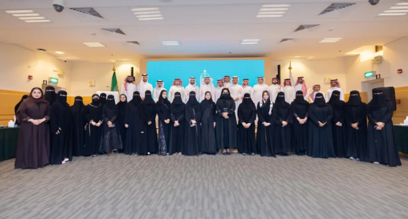 “الدارة” تختتم البرنامج الصيفي لمسار البكالوريوس بمشاركة أكثر من 40 طالبًا وطالبة