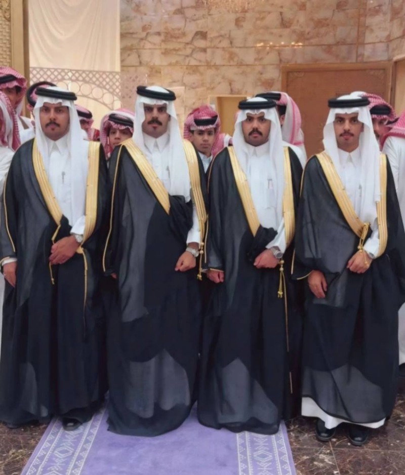 عمر بن حزمي يحتفل بزواج أربعة من أبنائه في محافظة رنية