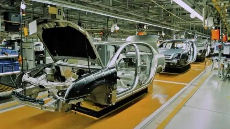 بريطانيا: انخفاض إنتاج السيارات بنسبة 7.5%