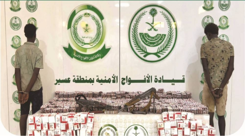 القبض على مخالفَيْن هرّبا (109,950) قرصًا مخدرًا بـ”الفرشة”