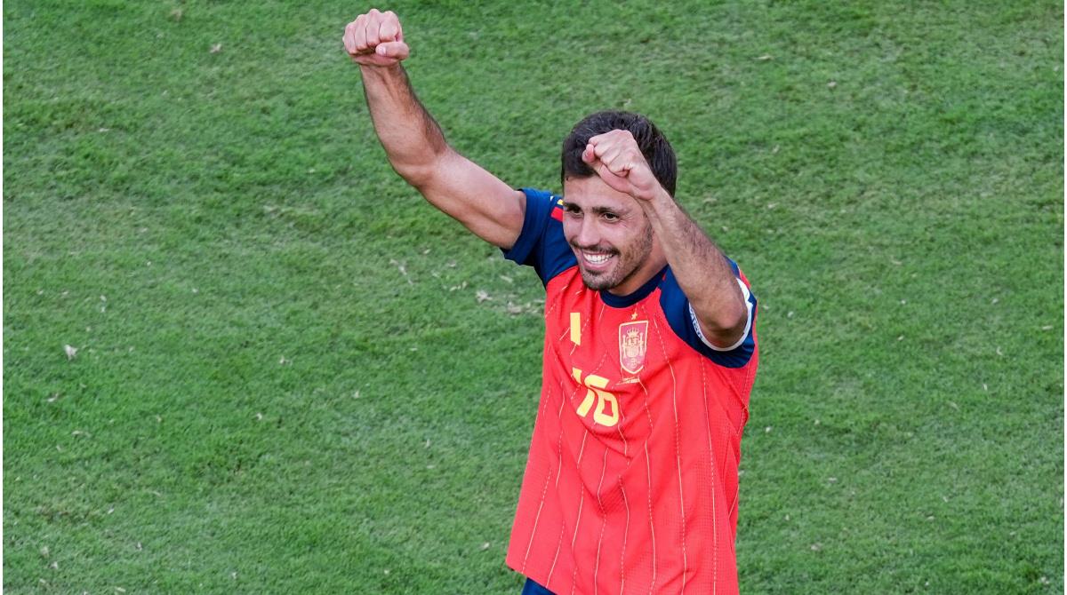 آس: برشلونة يتخذ خطوة جدية في سعيه لضم رودري