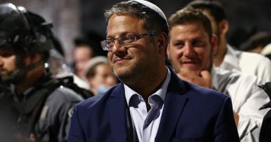 بن غفير يقتحم الأقصى ويؤدي طقوسا تلمودية في باحاته وسط حماية من شرطة الاحتلال