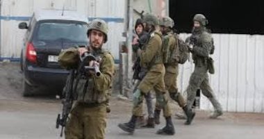 الاحتلال يداهم منازل الفلسطينيين في المزرعة الغربية شمال غرب رام الله