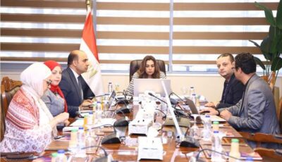 وزيرة التنمية المحلية والبيئة تستعرض مستجدات المنظومة الإلكترونية لتراخيص المخلفات