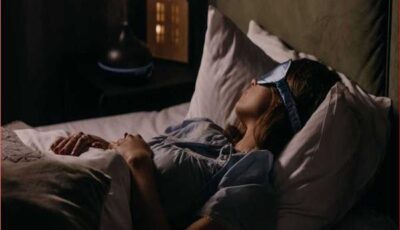 التعرق أثناء النوم.. متى يكون طبيعيًا ومتى يستدعي القلق؟