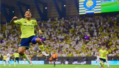 النصر يتقدم على الفتح بهدفين في الشوط الأول