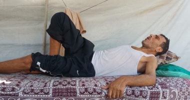 خليل الديب يعاني ألما قاسيا بعد عمليتين في العمود الفقري ويحتاج للعلاج خارج غزة