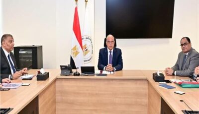 «سويلم» يتابع إجراءات تطوير أداء الشركة القابضة للري والصرف والشركات التابعة لها