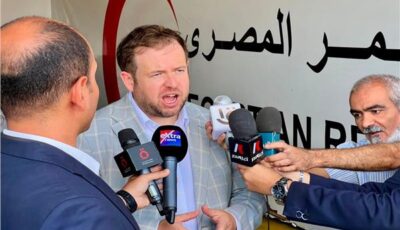 وزير شؤون الشرق الأوسط البريطاني يختم زيارته لمصر بدعوة إسرائيل: أوقفوا عراقيل المساعدات الإنسانية لغزة