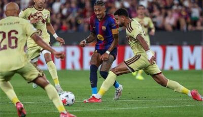برشلونة يتقدم على الأهلي بهدفين في الشوط الأول