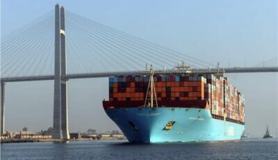 قناة السويس تشهد أول عبور لسفينة الحاويات BANGKOK MAERSK ضمن قافلة الشمال