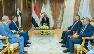 وزير الإنتاج الحربي يستقبل سفير أوغندا لبحث التعاون المشترك