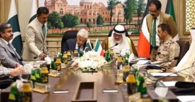 الكويت وباكستان توقعان اتفاقية دفاع وتعاون عسكرى