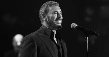 كاظم الساهر يطرح ألبوم بلا عنوان من 12 أغنية (فيديو)