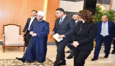 محافظ القليوبية يستقبل وزير الأوقاف ويهديه درع المحافظة