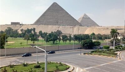 لليوم الثاني.. استمرار أعمال النظافة والتجميل بمحيط المتحف المصري الكبير ومدخل الأهرامات