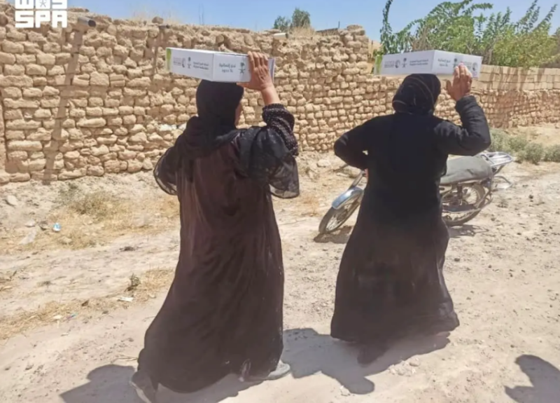 مركز الملك سلمان يوزع أكثر من 3300 كرتون تمر في محافظة الرقة بسوريا