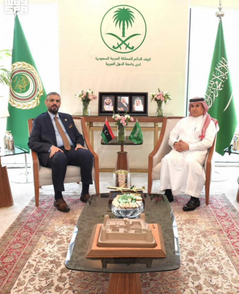 المندوب الدائم للمملكة لدى جامعة الدول العربية يلتقي نظيره الليبي