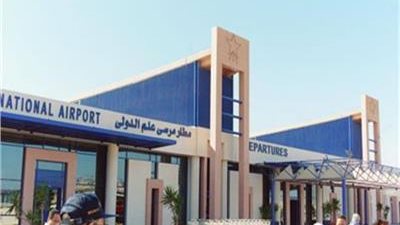 مطار مرسى علم يستقبل 35 رحلة طيران دولية اليوم.. والسياح يتدفقون من بولندا وأوروبا