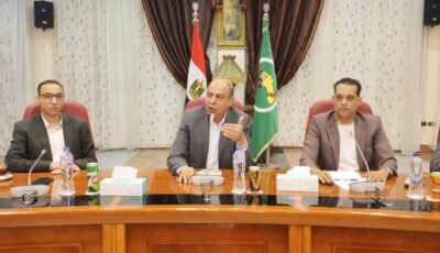 محافظ المنيا يعقد الاجتماع الدوري مع نواب البرلمان لمناقشة عدد من الملفات المجتمعية