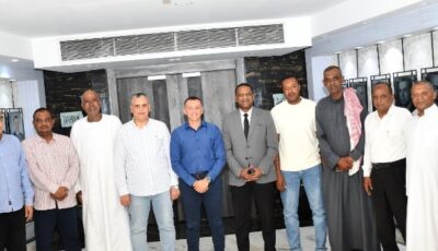 محافظ أسوان يتابع تنفيذ مشروعات حياة كريمة مع ممثلى أهالى قرى غرب سهيل