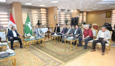محافظ الشرقية يستقبل رئيس الهيئة المصرية لمشروعات الصرف لبحث استغلال الأراضي لإقامة مشروعات خدمية وتنموية