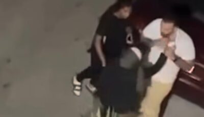 سيدة تعتدي على شاب وتلقي ببضاعته في الشارع .. فيديو متداول يوثق الواقعة