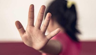 العم وراء الواقعة.. طفلة في السابعة تكشف مأساة داخل الأسرة