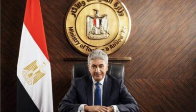 وزير السياحة يوجه بالمتابعة الدقيقة لموسم الحج من التسجيل حتى عودة الحجاج